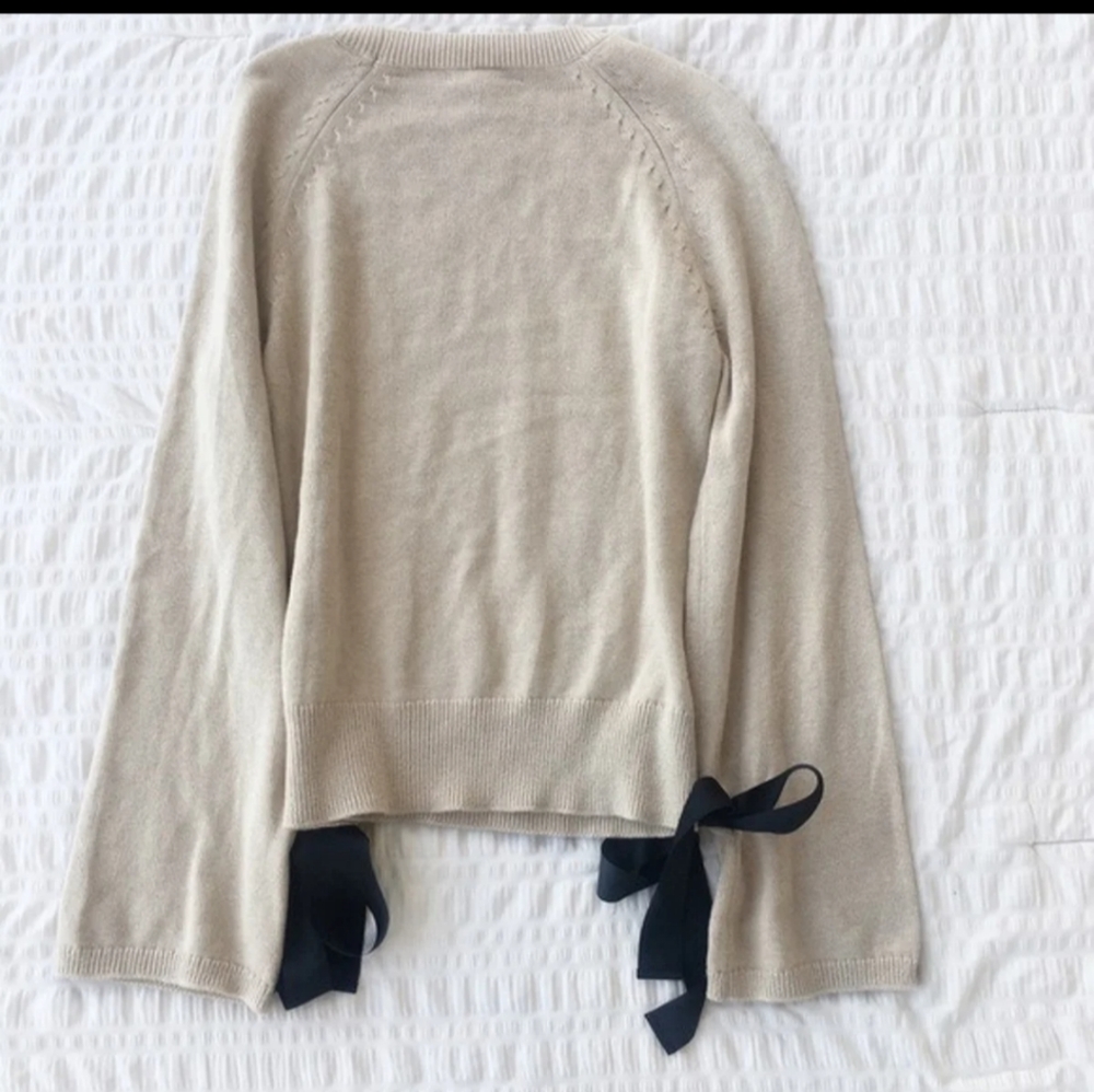 J. Crew Tie Bell Sleeve Sweater Blouse M - Picture 4 of 9